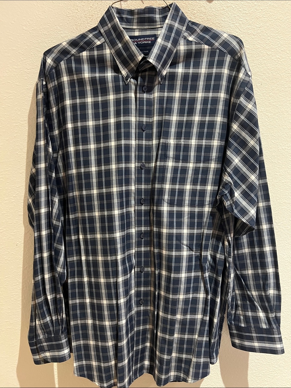 Roundtree & Yorke Navy and White Plaid Button-Down Shirt